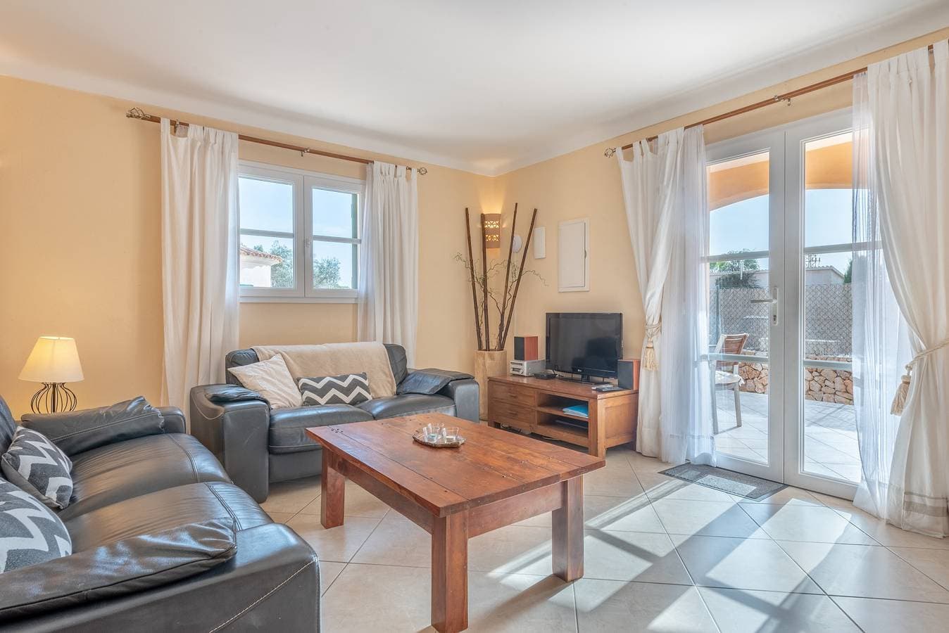 Foto 12 von 30: Traumhaftes Ferienhaus mit Pool, WLAN und Terrasse; Parkplätze vorhanden