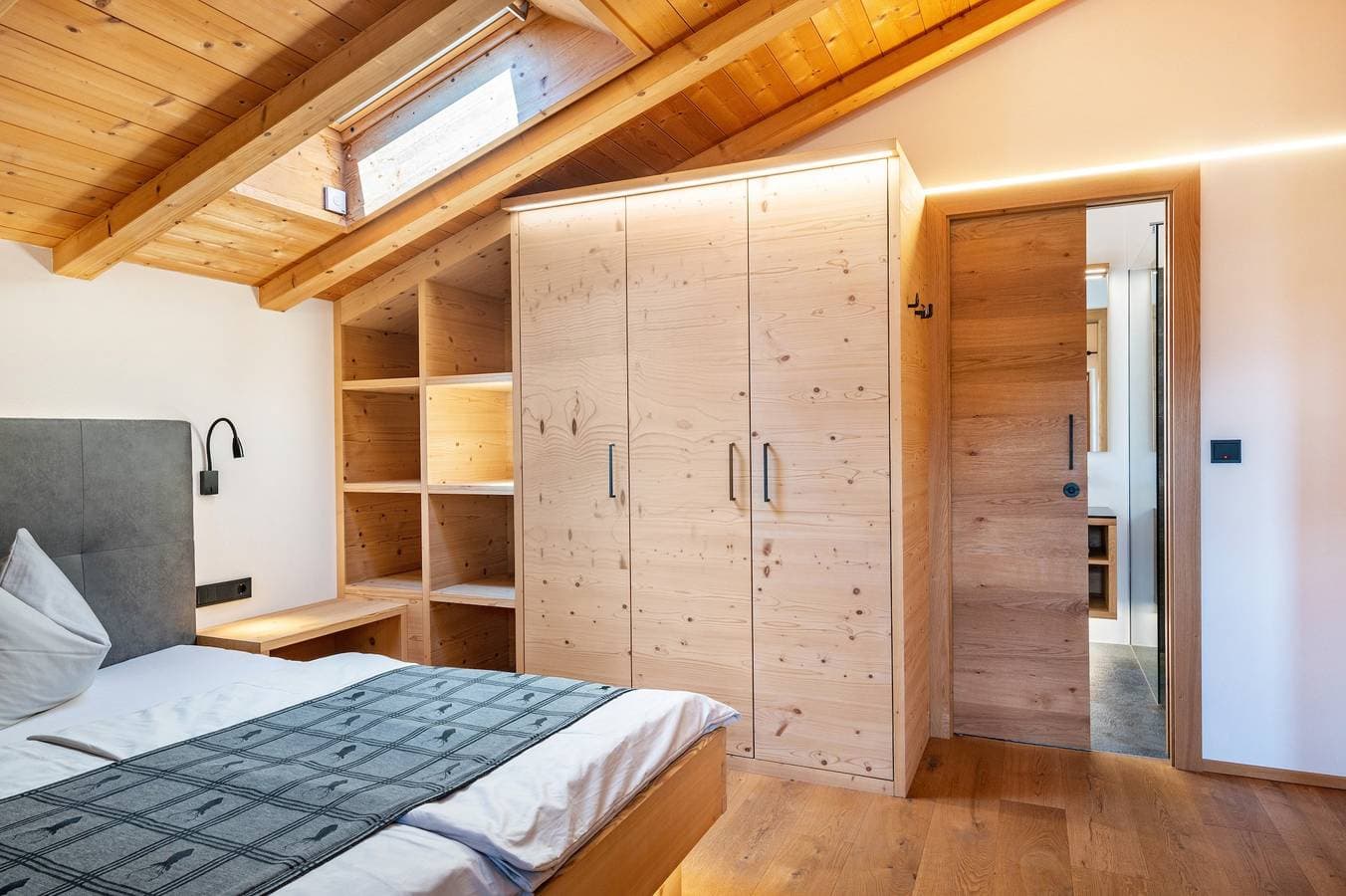 Foto 11 von 28: Ferienwohnung "Schreiberhof Charme" mit Bergblick, Gemeinschaftsgarten und WLAN