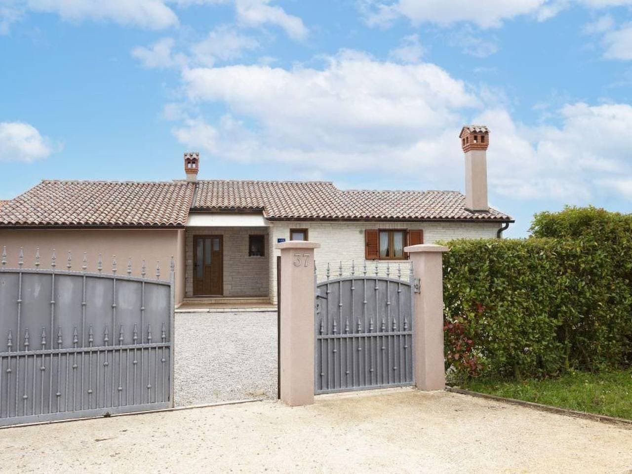 Foto 12 von 29: "Villa Mirela" mit Terrasse