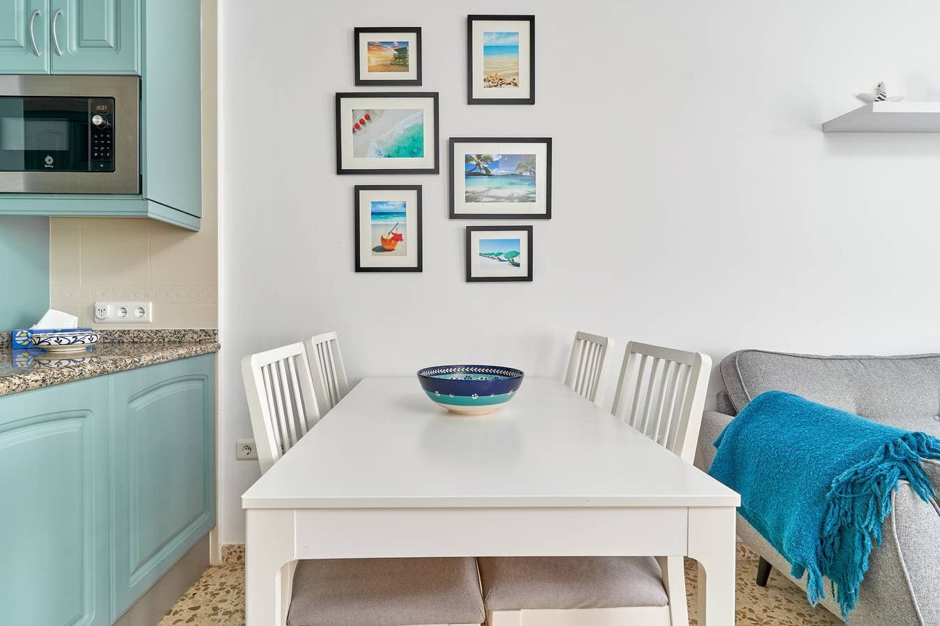 Foto 10 von 32: Ferienwohnung 'Meerblick Nerja' mit gemeinsamem Pool, WLAN und Klimaanlage