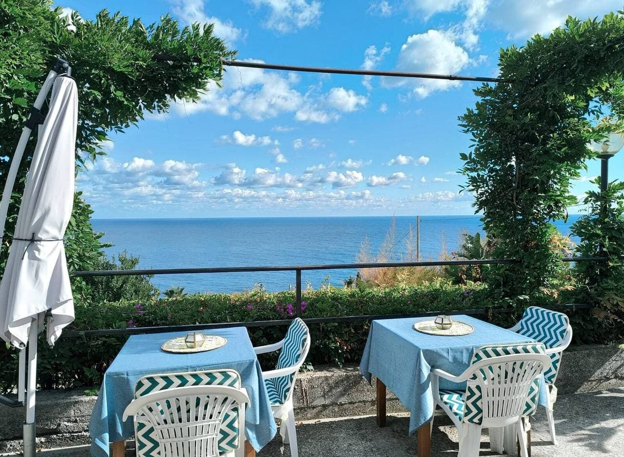 Foto 2 von 38: Ferienwohnung 'Gli Orti Sul Mare 1' mit Meerblick, Wi-Fi und Klimaanlage