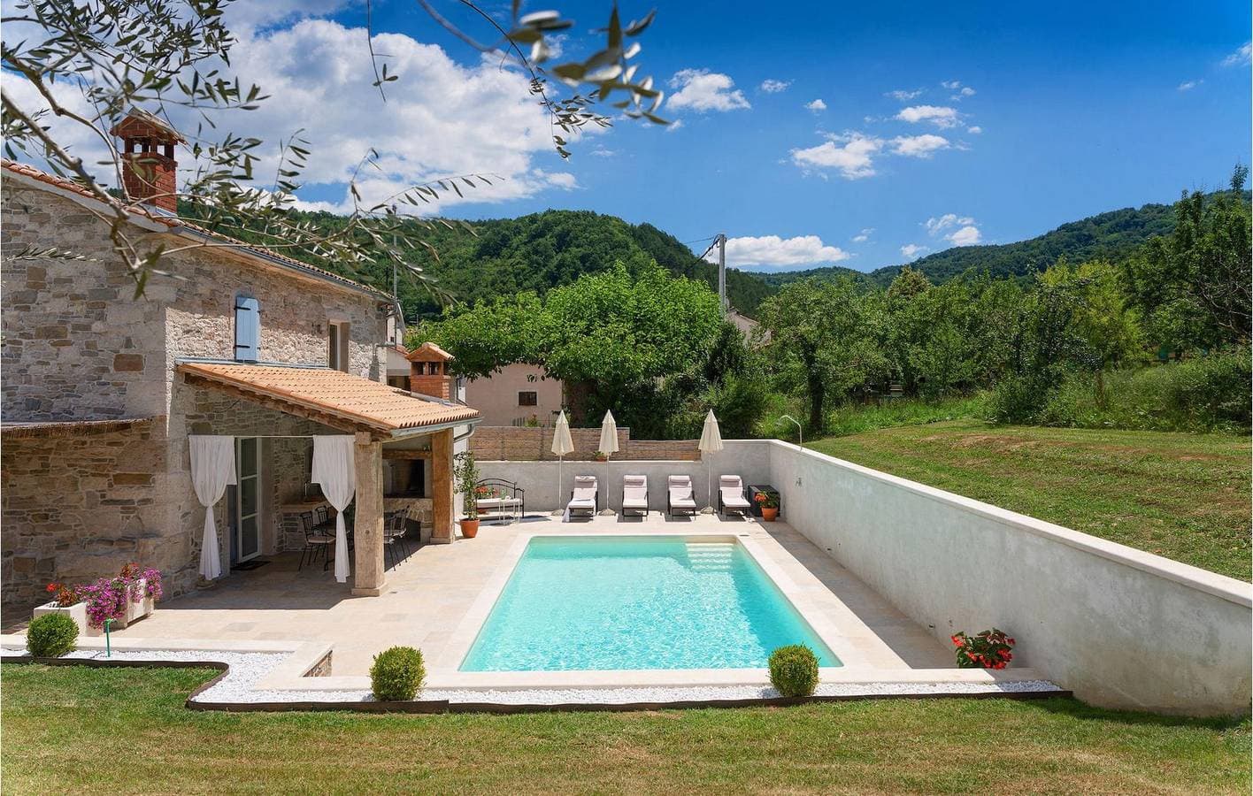 Foto 13 von 61: Charmante 2-Zimmer-Wohnung mit Pool, WLAN und in der Nähe von Novaki Motovunski