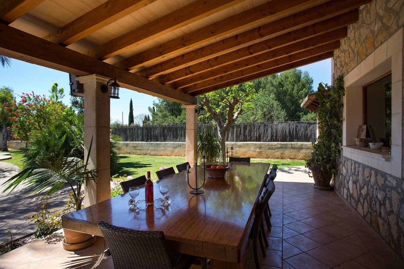 Foto 9 von 47: Geräumiges Haus mit Tennisplatz, Pool und WLAN