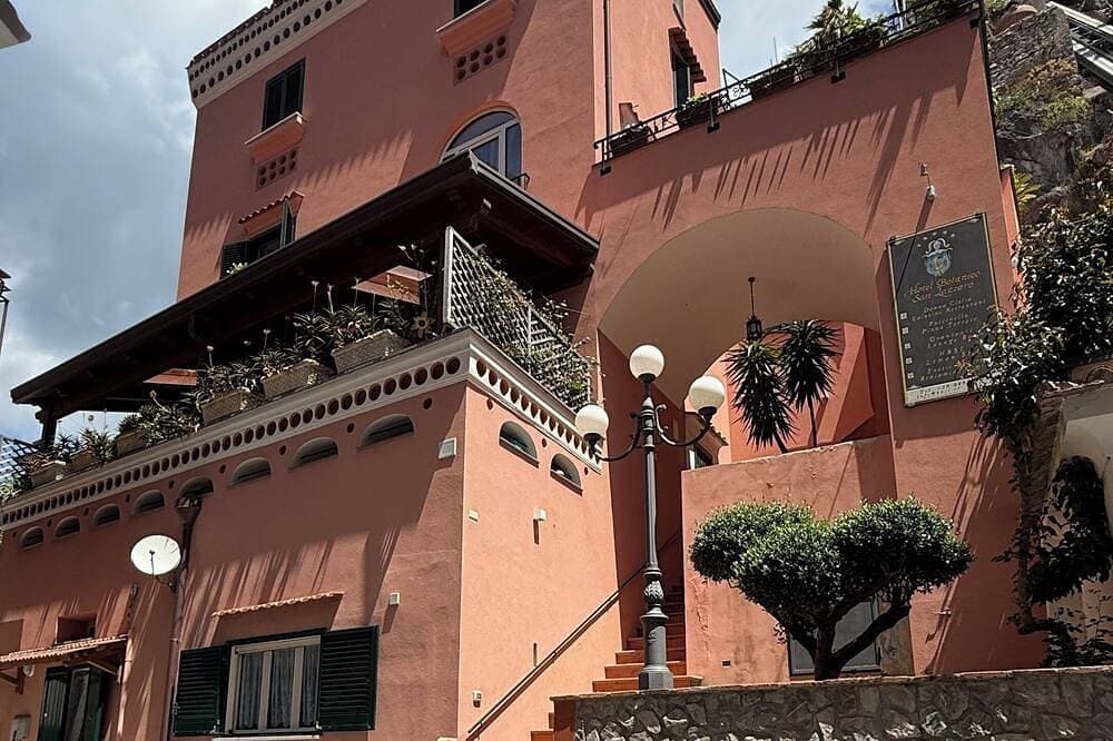 Foto 8 von 17: La Maison Rose - Gaetano Capone