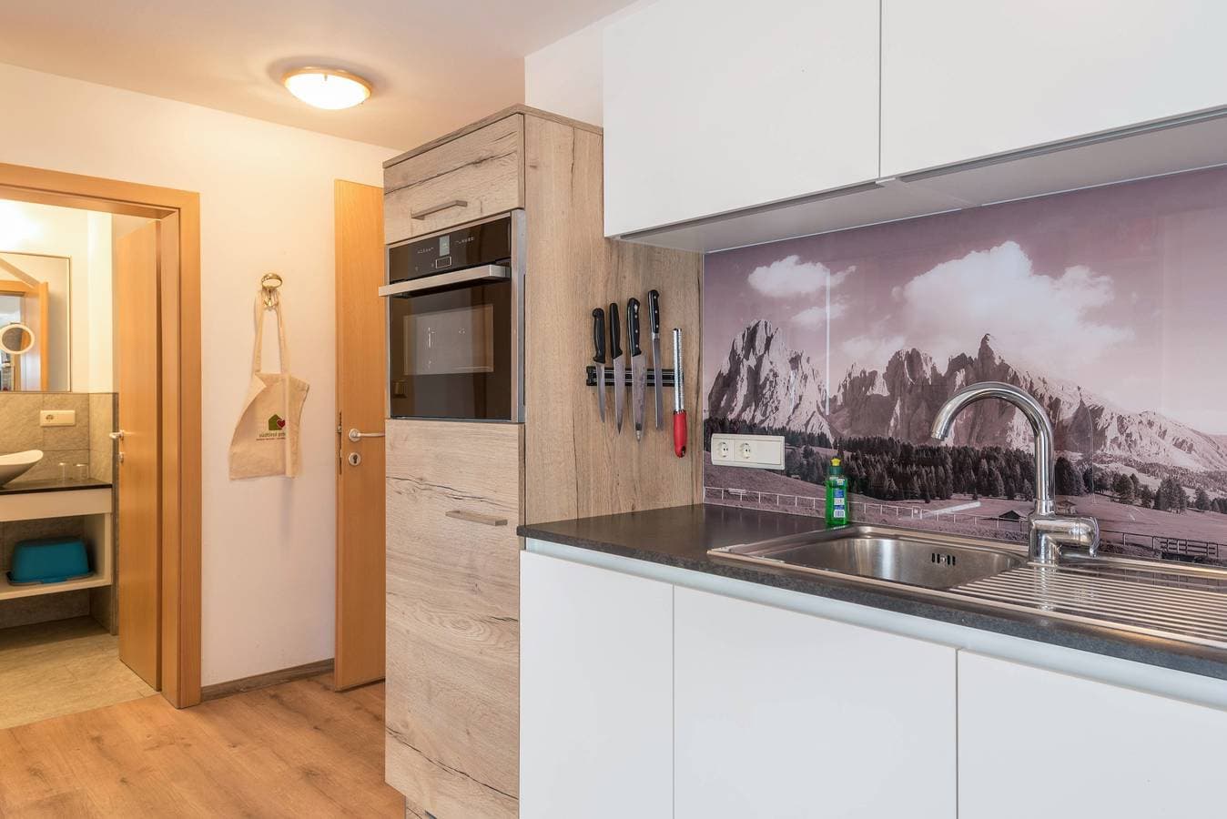 Foto 8 von 26: Gemütliche Ferienwohnung "Santner Villa Erna" mit Blick auf die Berge