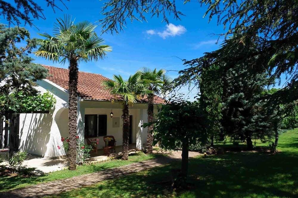 Foto 8 von 26: Villa im Grünen mit eigenem Pool eingetaucht  nicht weit von Porec Strände!