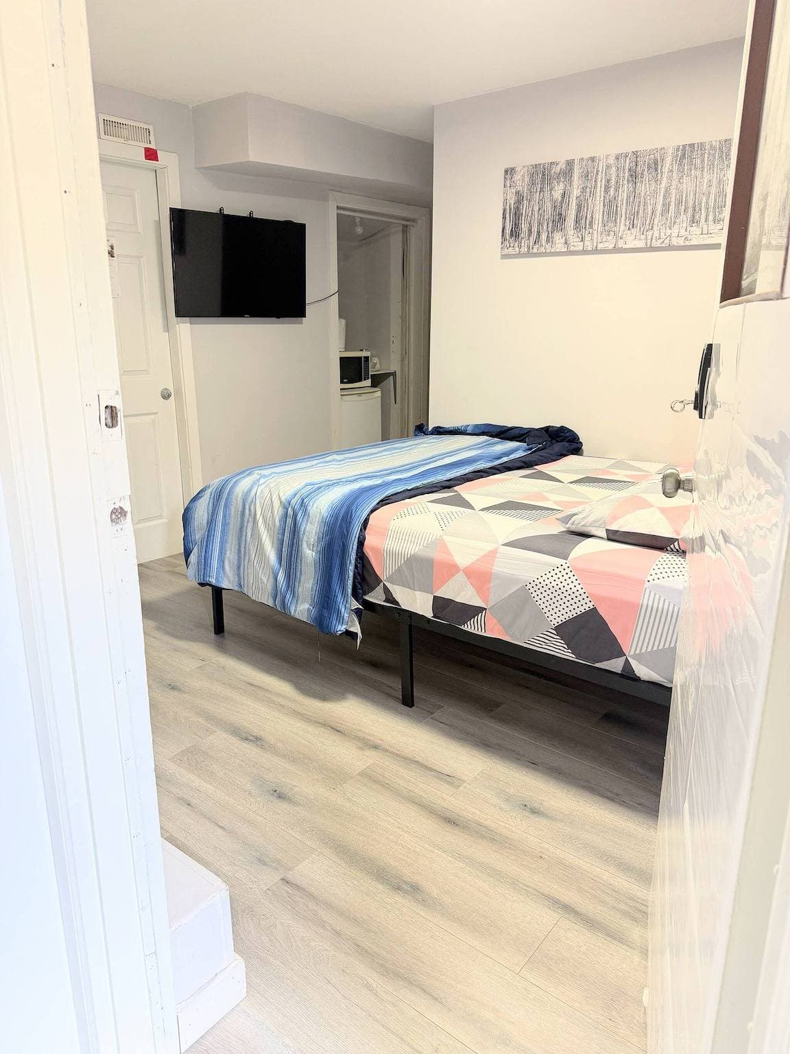 Foto 7 von 9: Modernes Studio mit eigenem Eingang, eigenem Eingang, flexibler Check-in