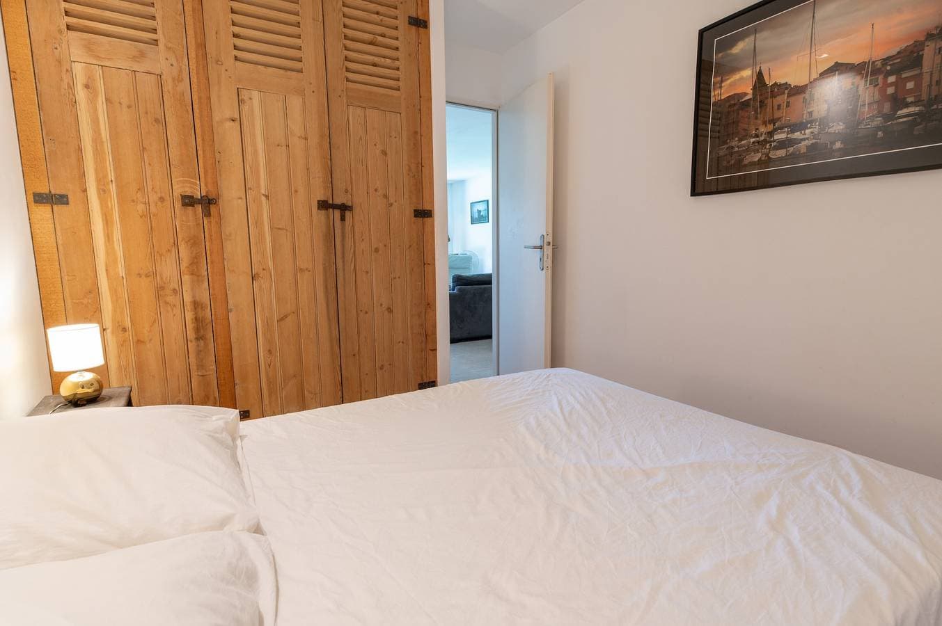 Foto 13 von 32: Ferienhaus 'Saint Florent' mit Bergblick, privatem Garten und WLAN