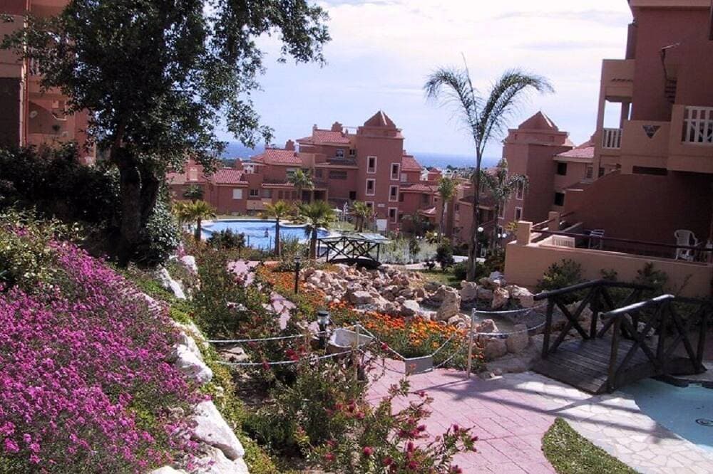 Foto 9 von 30: Marbella 2 Bed 2 Bath Luxury Apartment near Cabopino