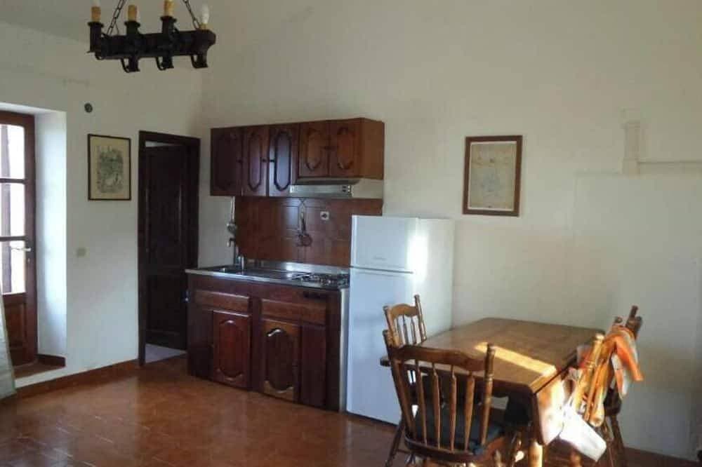 Foto 8 von 24: Villetta Mannucciu – Studio Apartment with a Fireplace and Ocean View in Rena Majore