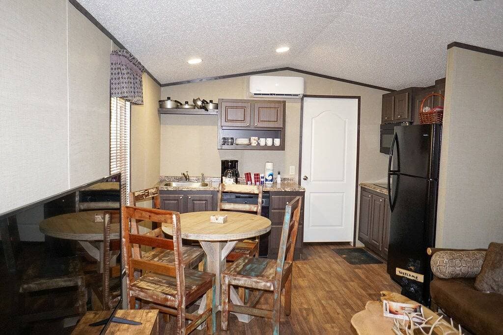 Mountain Creek Getaway-Covered Porch -  Fire  Pit - Charcoal Grill 1
