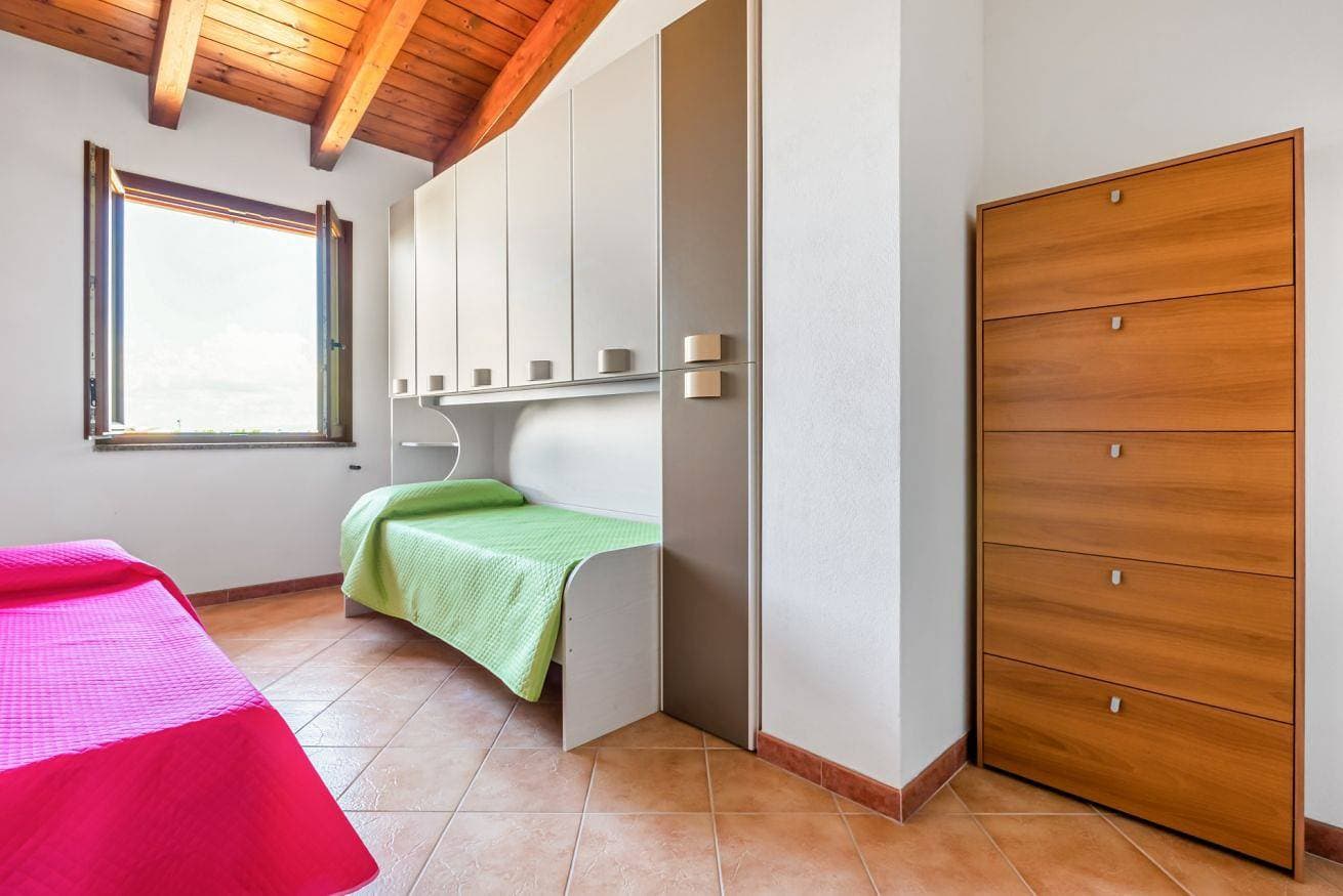 Foto 12 von 25: Ferienwohnung für 6 Personen mit Balkon/Terrasse