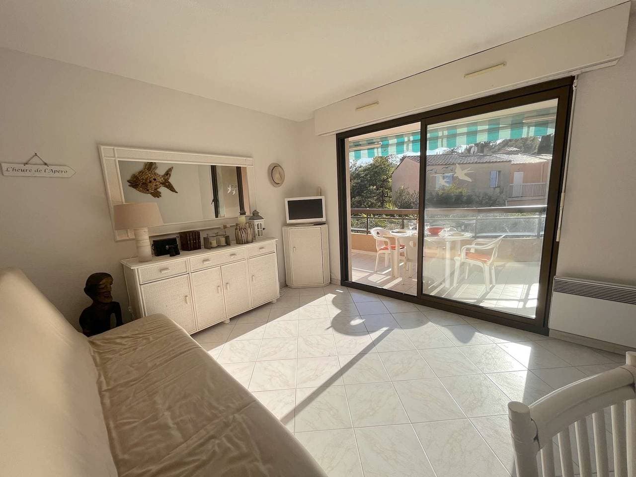 Foto 4 von 13: Zwei-Zimmer-Wohnung mit Terrasse, 200 m vom Strand, Cavalaire-sur-Mer