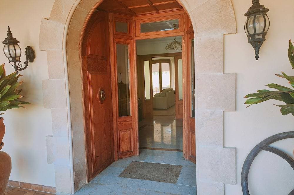 Foto 9 von 30: Casa con Mucho Espacio en Pueblo muy Tranquilo Bien Comunicado. Piscina
