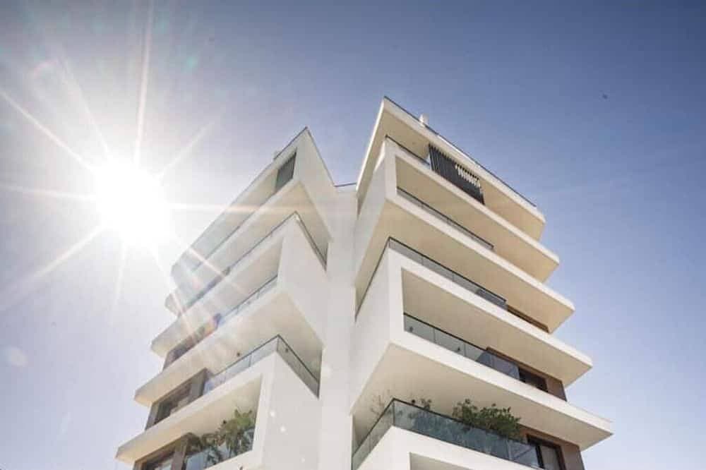CasaMar - Upscale One-Bedroom Apartment by the Sea 1