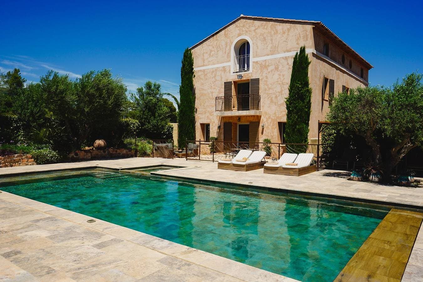 Villa 1