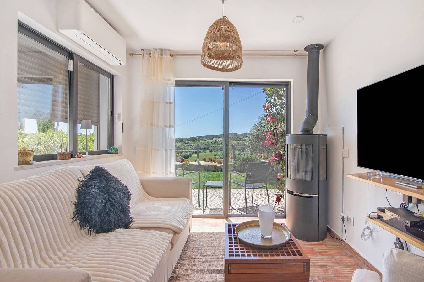 Foto 3 von 45: Ferienwohnung 'Casa 3 Limões' mit Bergblick, Wi-Fi und Klimaanlage