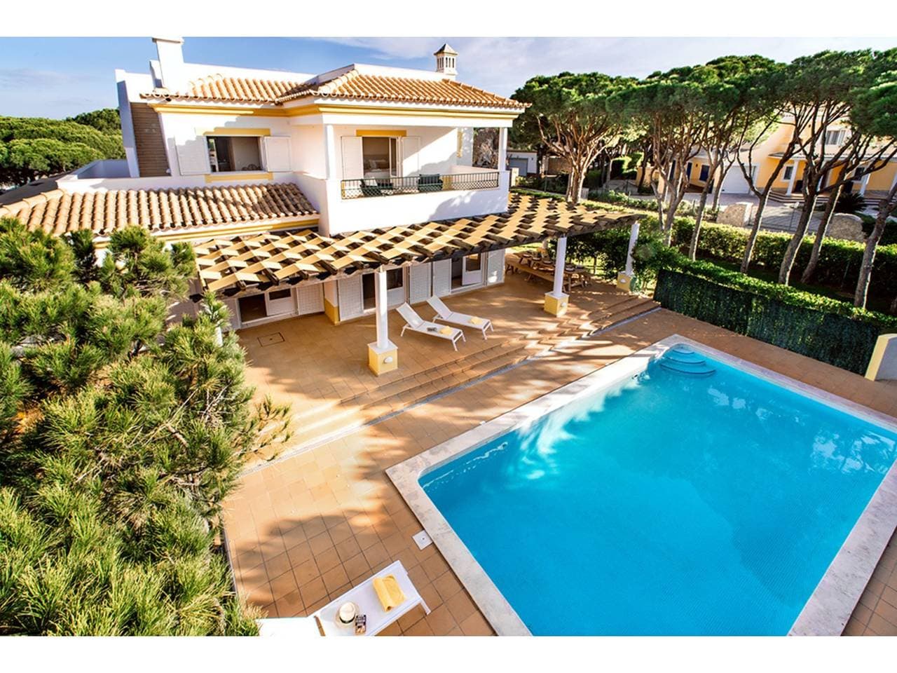 Foto 5 von 32: Große Villa mit privatem Pool nur wenige Gehminuten vom Strand entfernt