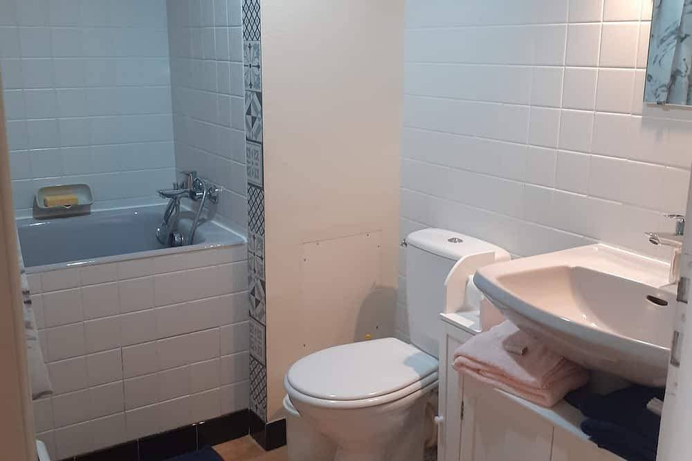 Foto 4 von 8: Studio 2/3 Pers - à 2 pas de la Loire - Balcon - Parking Privé - Box Vélos - 2