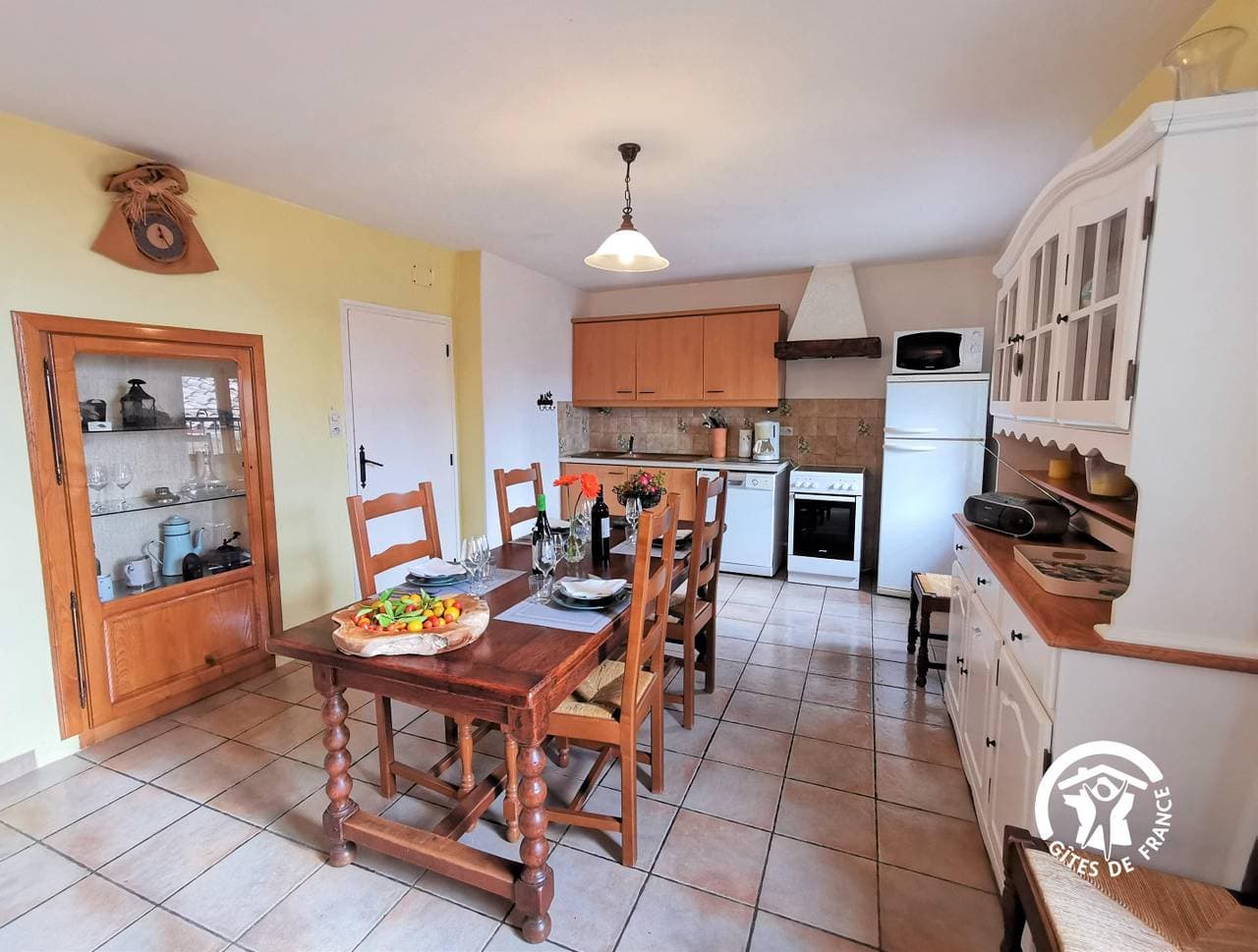 Foto 10 von 34: La Maison jaune