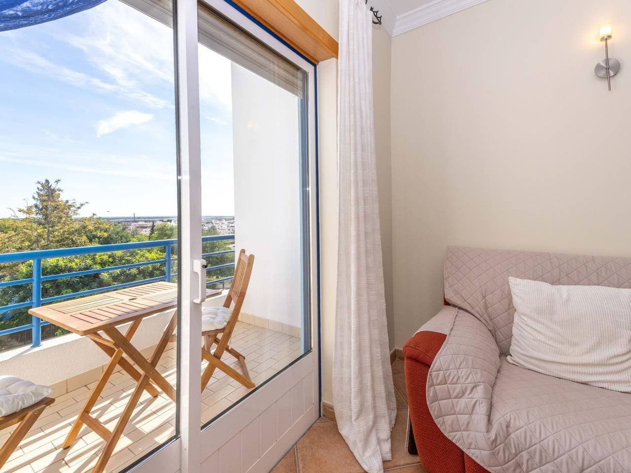 Foto 5 von 41: Ferienwohnung für 4 Personen mit Balkon/Terrasse