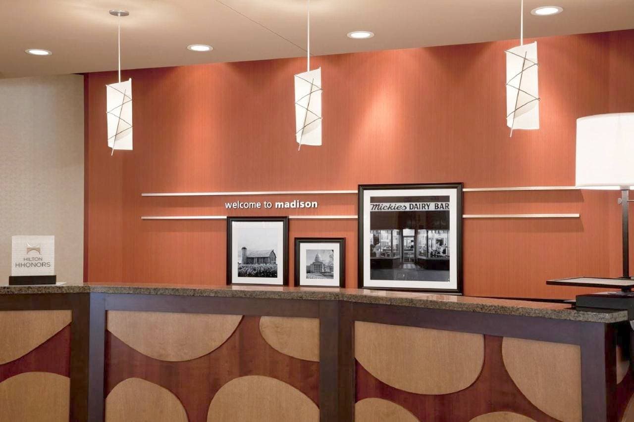 Foto 11 von 32: Hampton Inn & Suites Madison Downtown