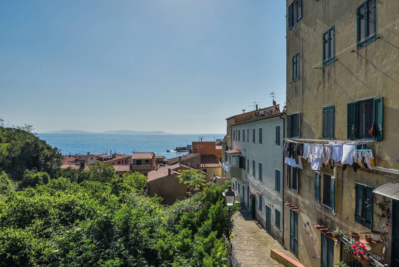 Foto 9 von 24: Ferienwohnung „Casa Vacanze Iosè“ mit Meerblick