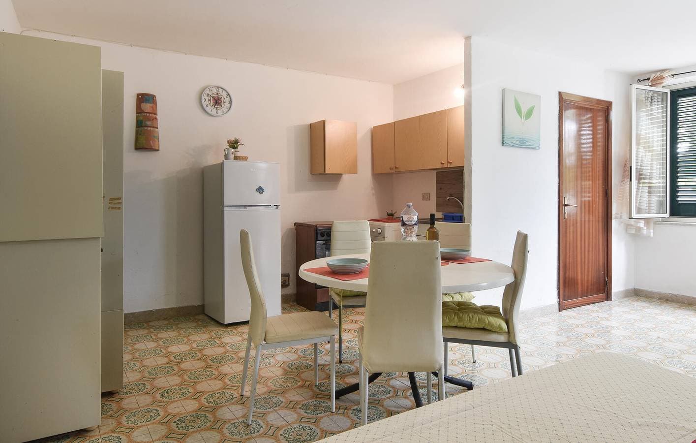Foto 5 von 20: Apartment mit Meerblick, Waschmaschine, Parkplatz und Internet