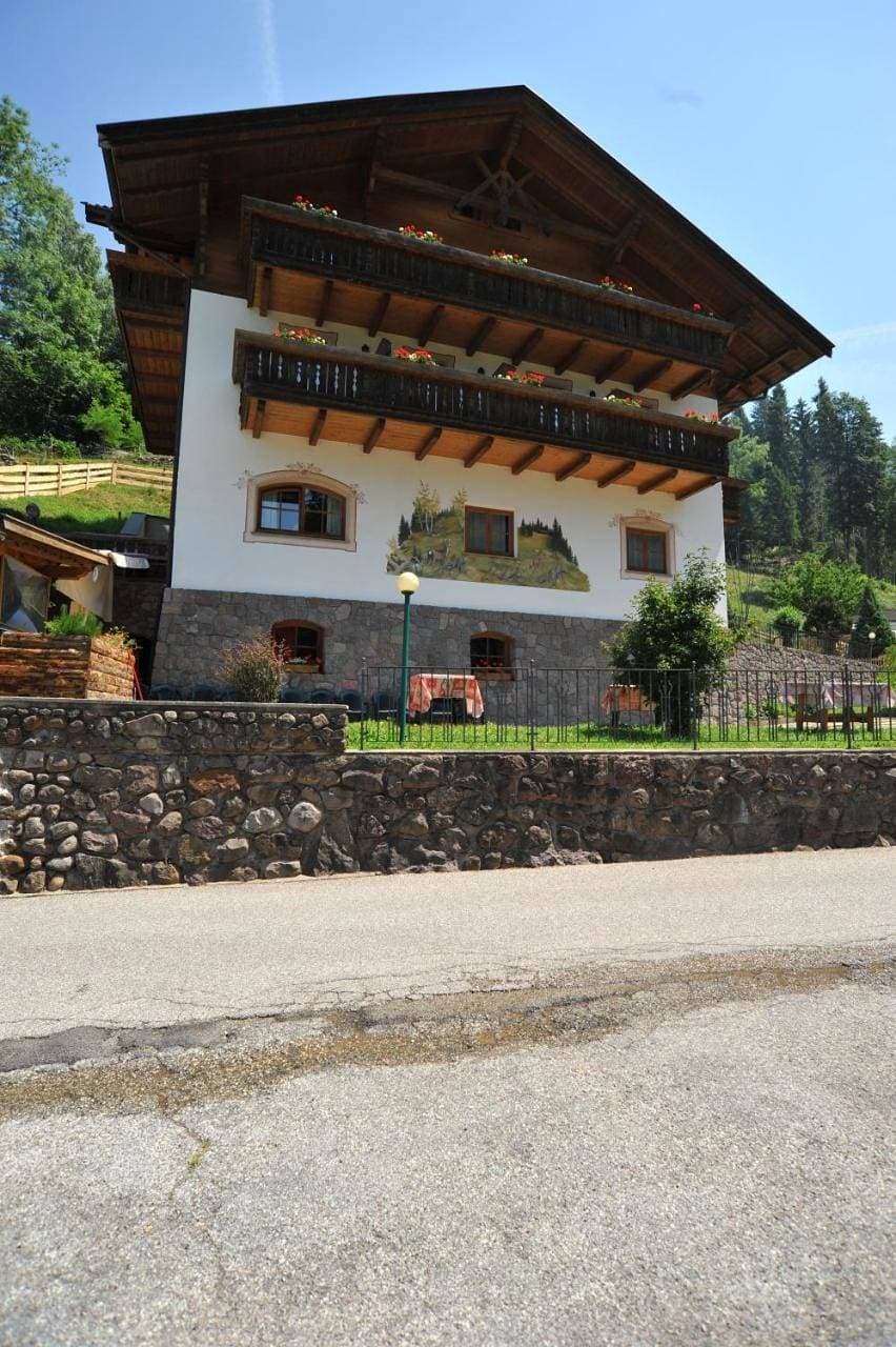 Albergo Garni' Laura 1