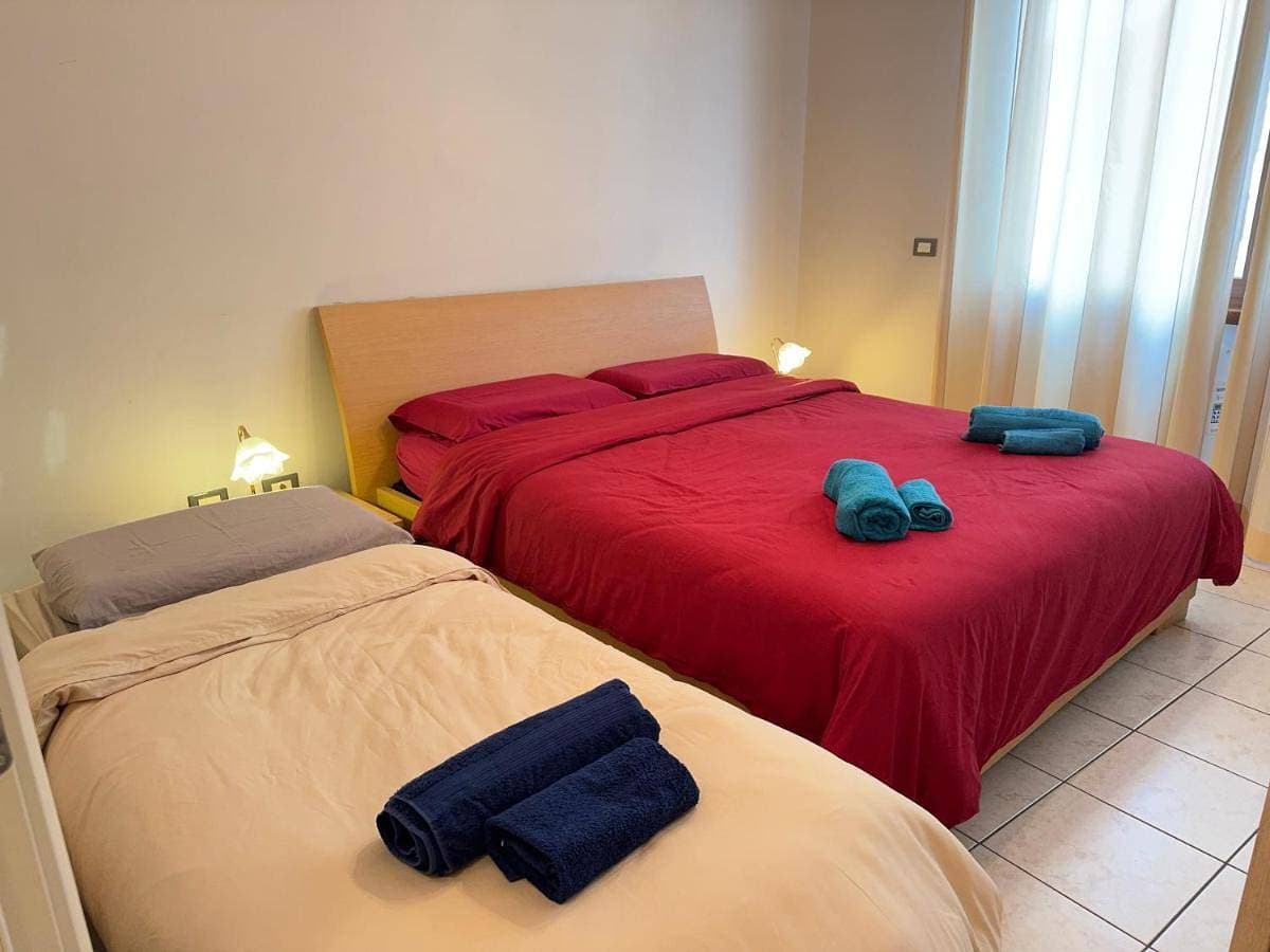 Foto 2 von 24: One-Bedroom Apartment with Balcony and City View