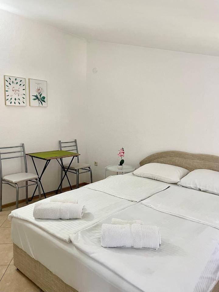 Foto 7 von 12: Small Double Room