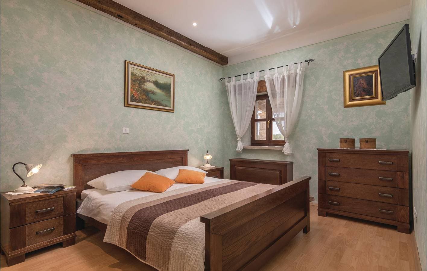 Foto 8 von 48: Geräumige 91 m² große Wohnung mit Pool, WLAN, Parkplatz und Klimaanlage!