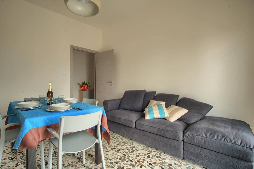 Foto 12 von 18: Ferienwohnung für 5 Personen mit Balkon/Terrasse