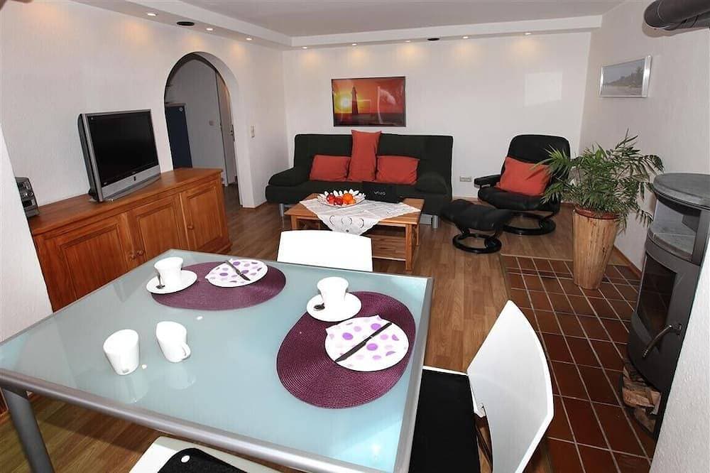 Foto 6 von 10: Schoene, liebevoll komplett renovierte Ferienwohnung direkt unter dem Karwendel.