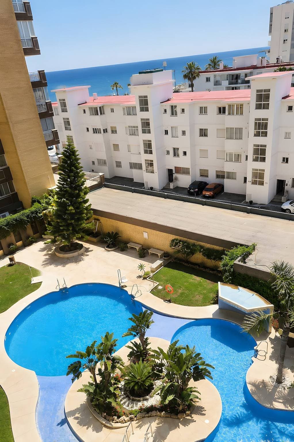 Foto 3 von 23: Palm Beach Apartment mit Pool, Parkplatz und Meerblick in Fuengirola