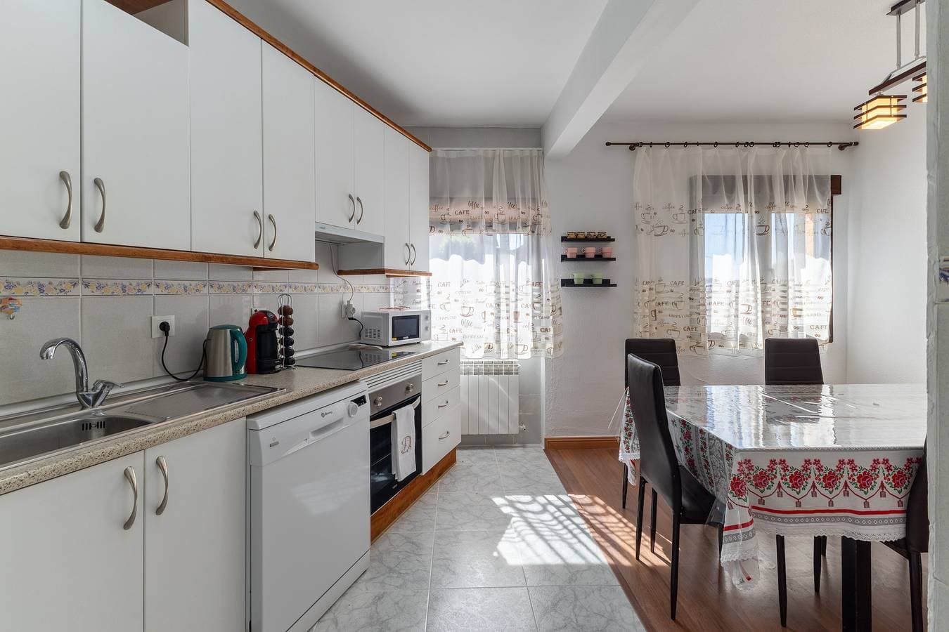 Foto 5 von 31: Ferienhaus 'Vivienda Turística El Laurel' mit Bergblick, privater Terrasse und WLAN