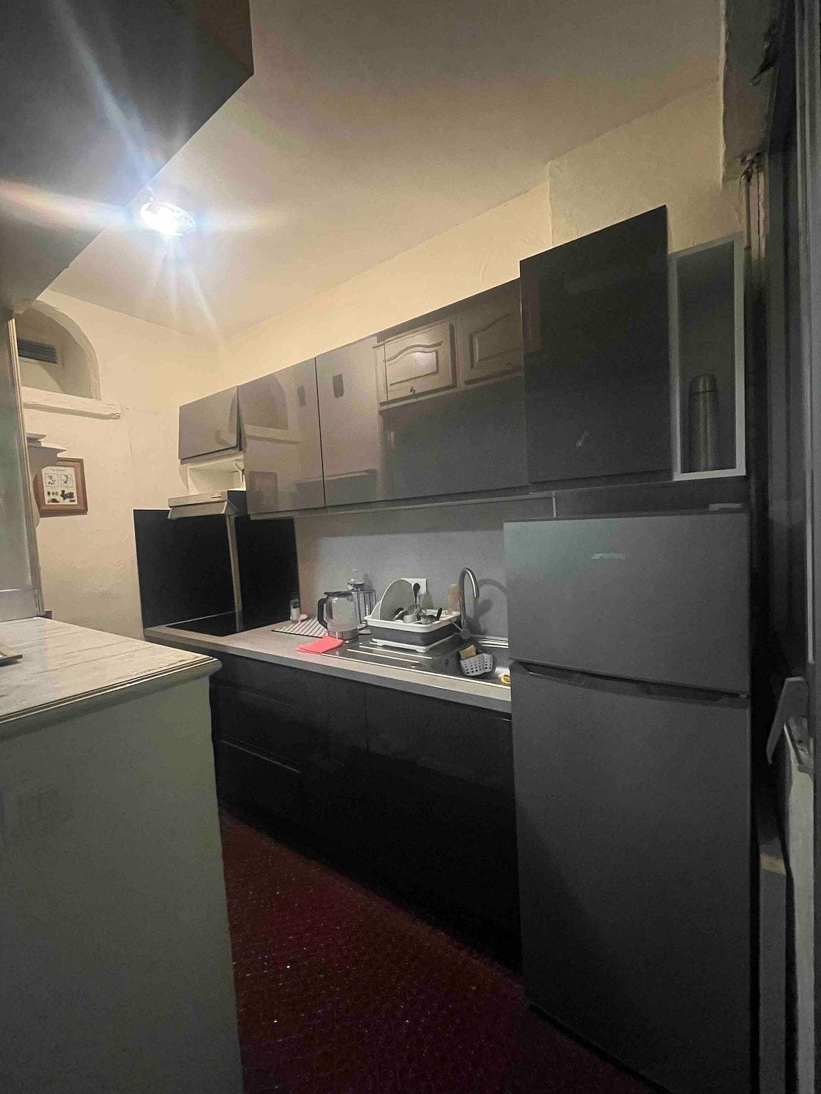 Foto 3 von 10: Charmantes Studio-Apartment mit Meerblick in Nizza, Frankreich