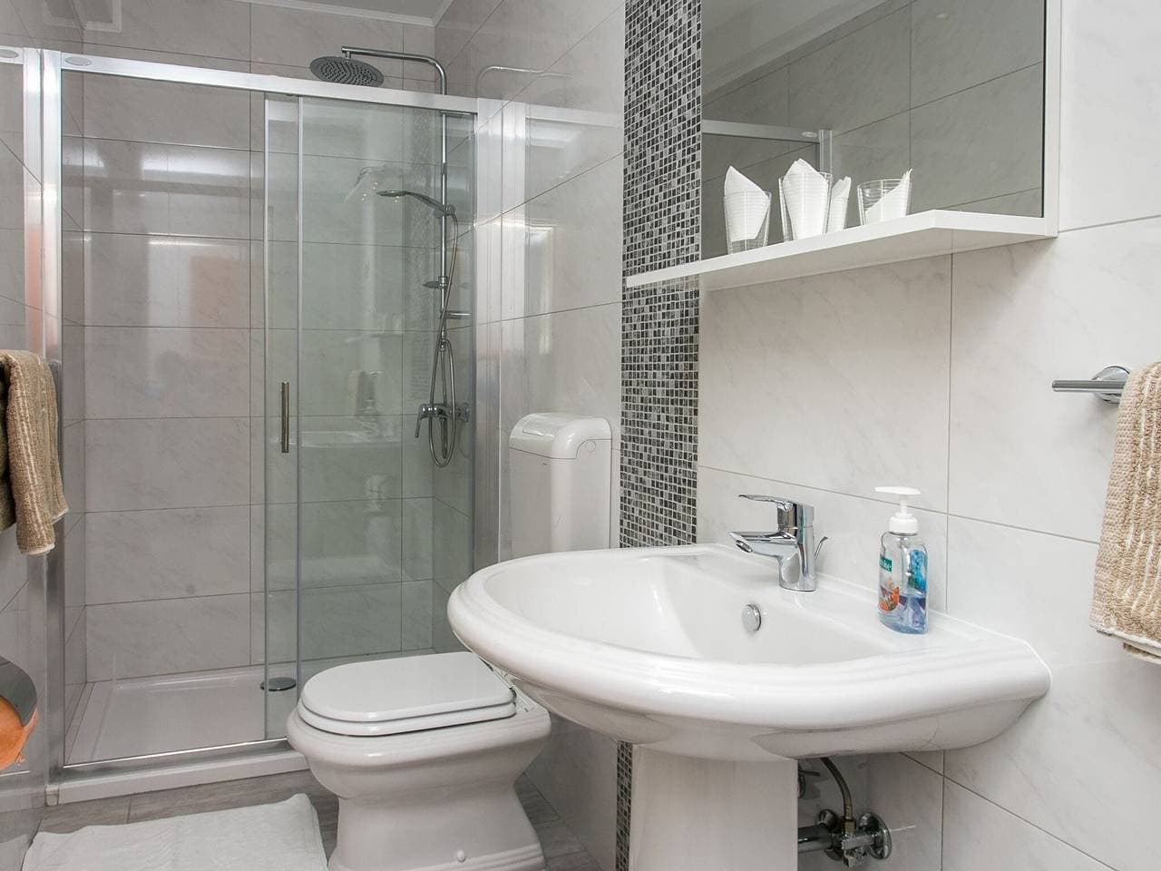 Foto 7 von 16: Villa Mirjana - Studio Apartment with Terrace and Sea View (Bogumila)