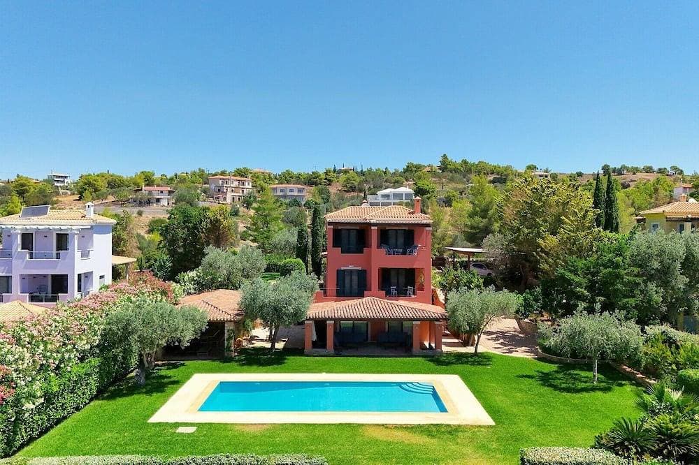 M.A Luxury Villa With Pool 1