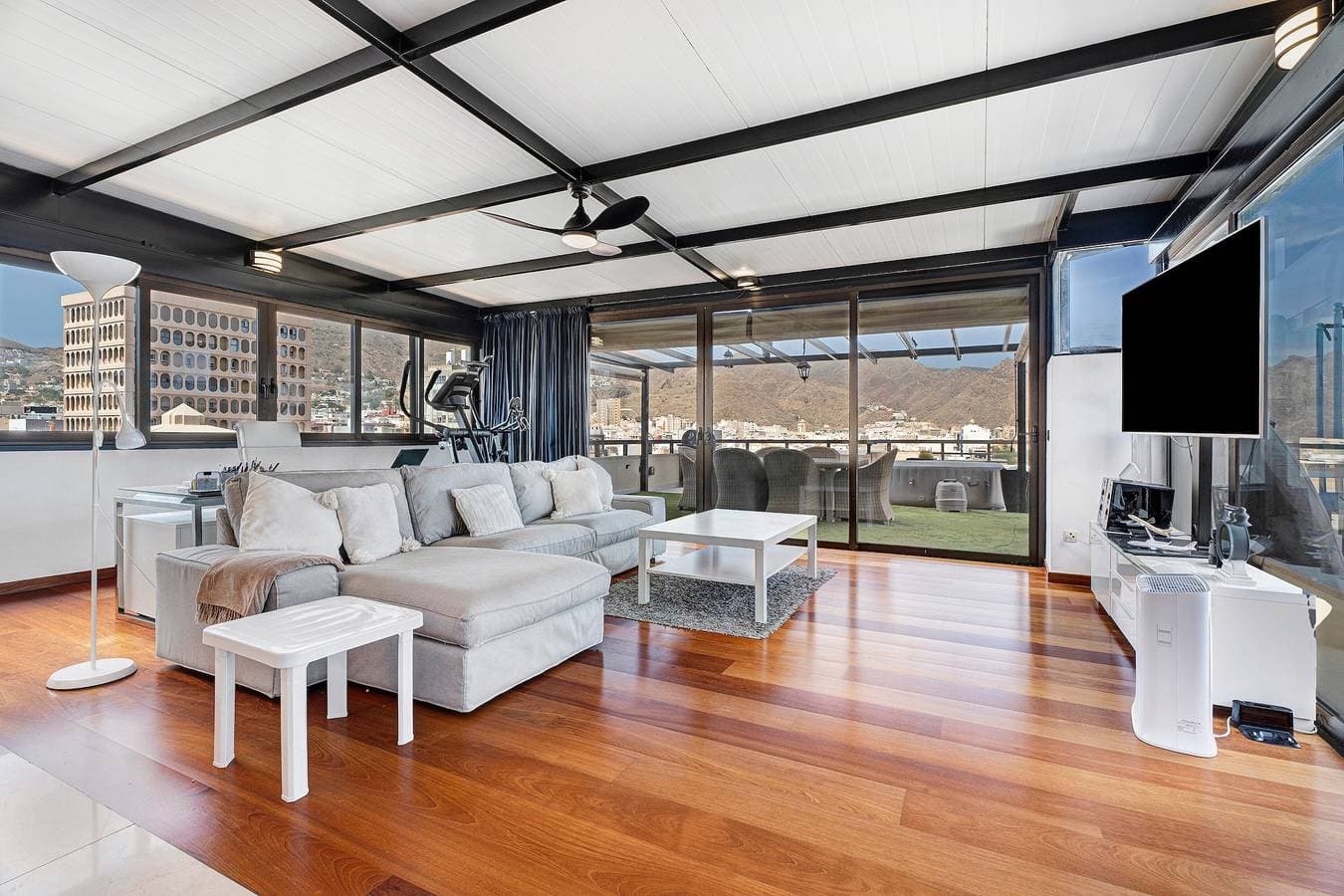 Foto 7 von 28: Ferienhaus 'Piso De Lujo' mit Meerblick, WLAN und Klimaanlage