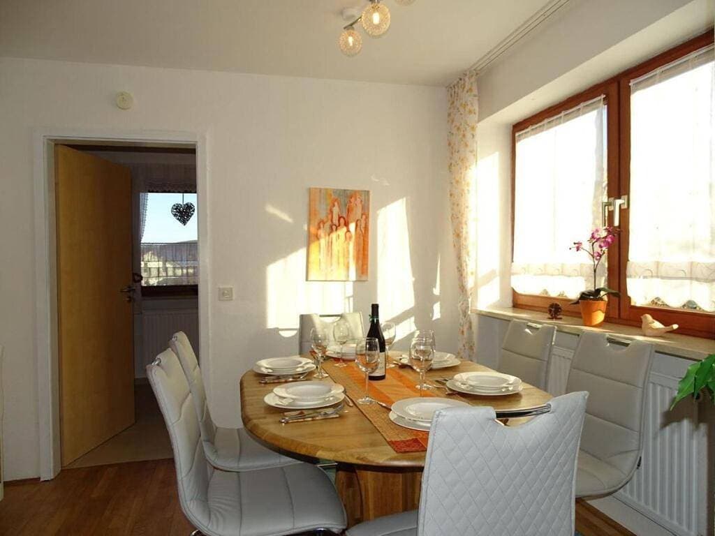 Foto 9 von 29: Two-Bedroom Holiday Home