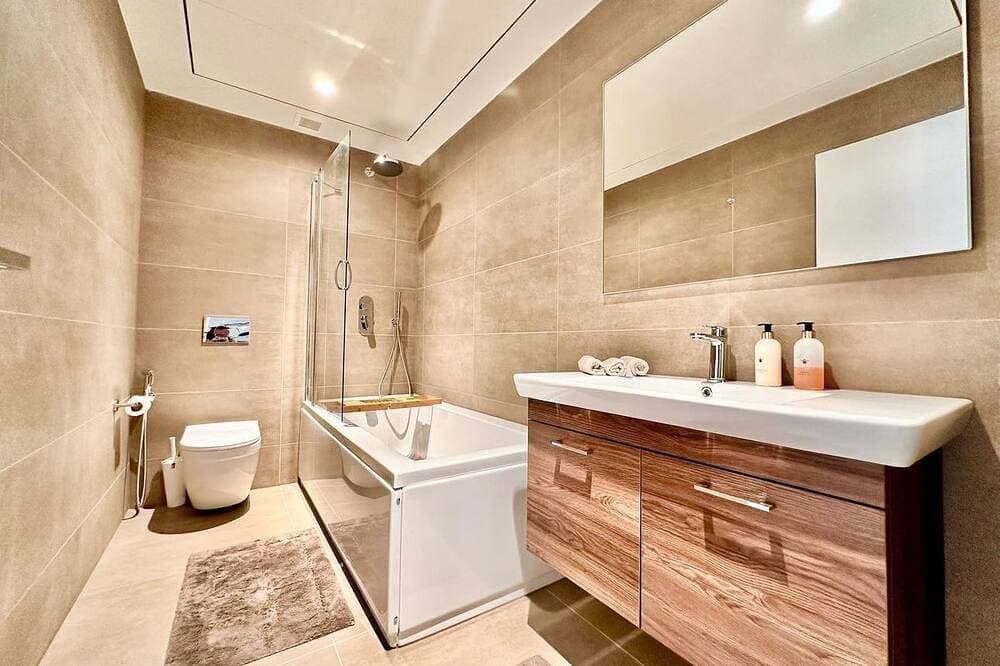 Foto 3 von 30: Stylish Apartment in Mercury Towers