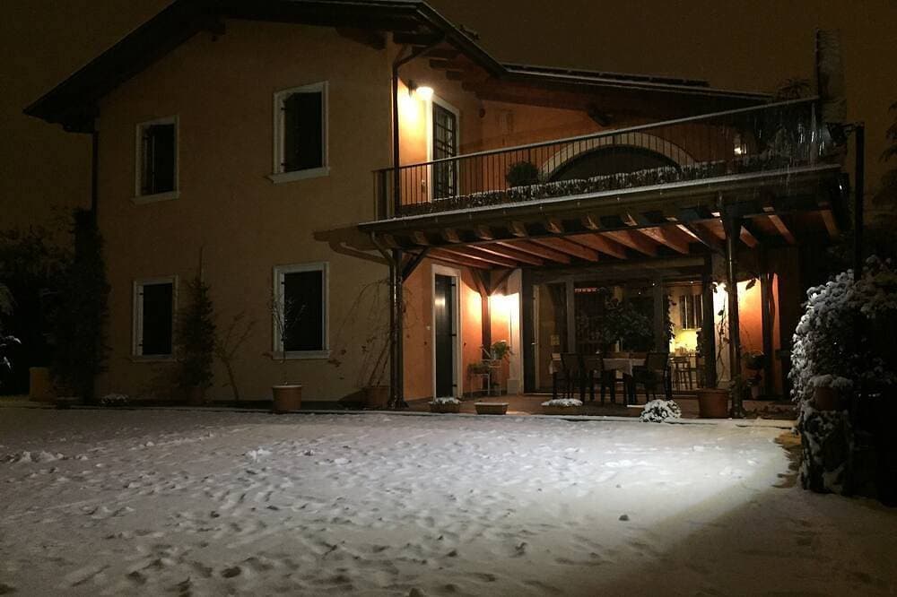 Foto 13 von 30: Verona, Wohnung mit Veranda und Garten, in singleHaus, interner Parkplatz