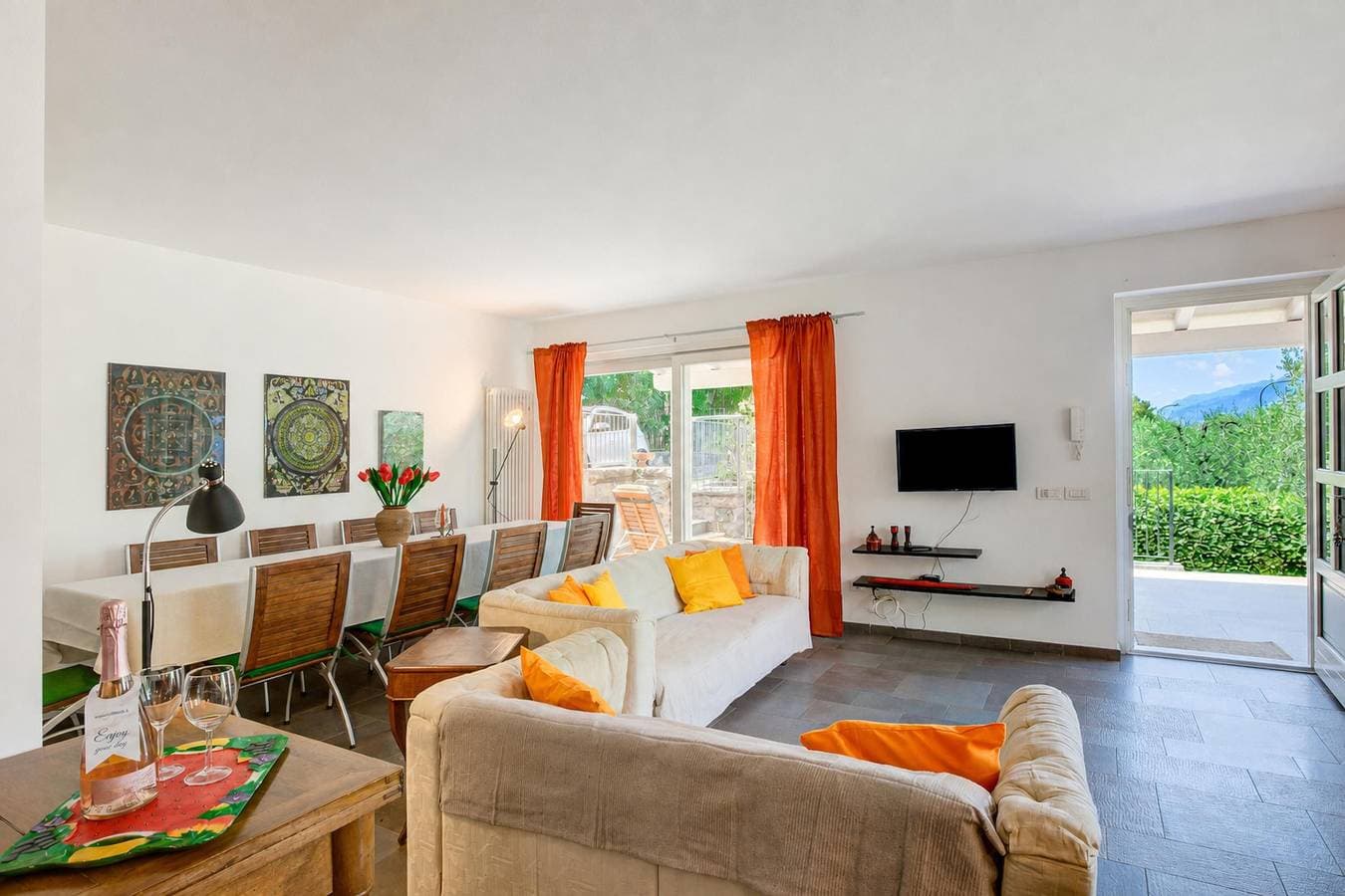 Foto 10 von 36: Villa für 5 Personen mit Seeblick