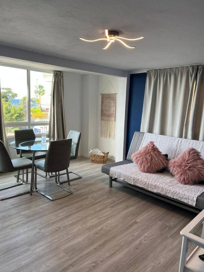 CORNELIAS HOME TC1 between LAS VISTAS & LOS CRISTIANOS BEACH 1