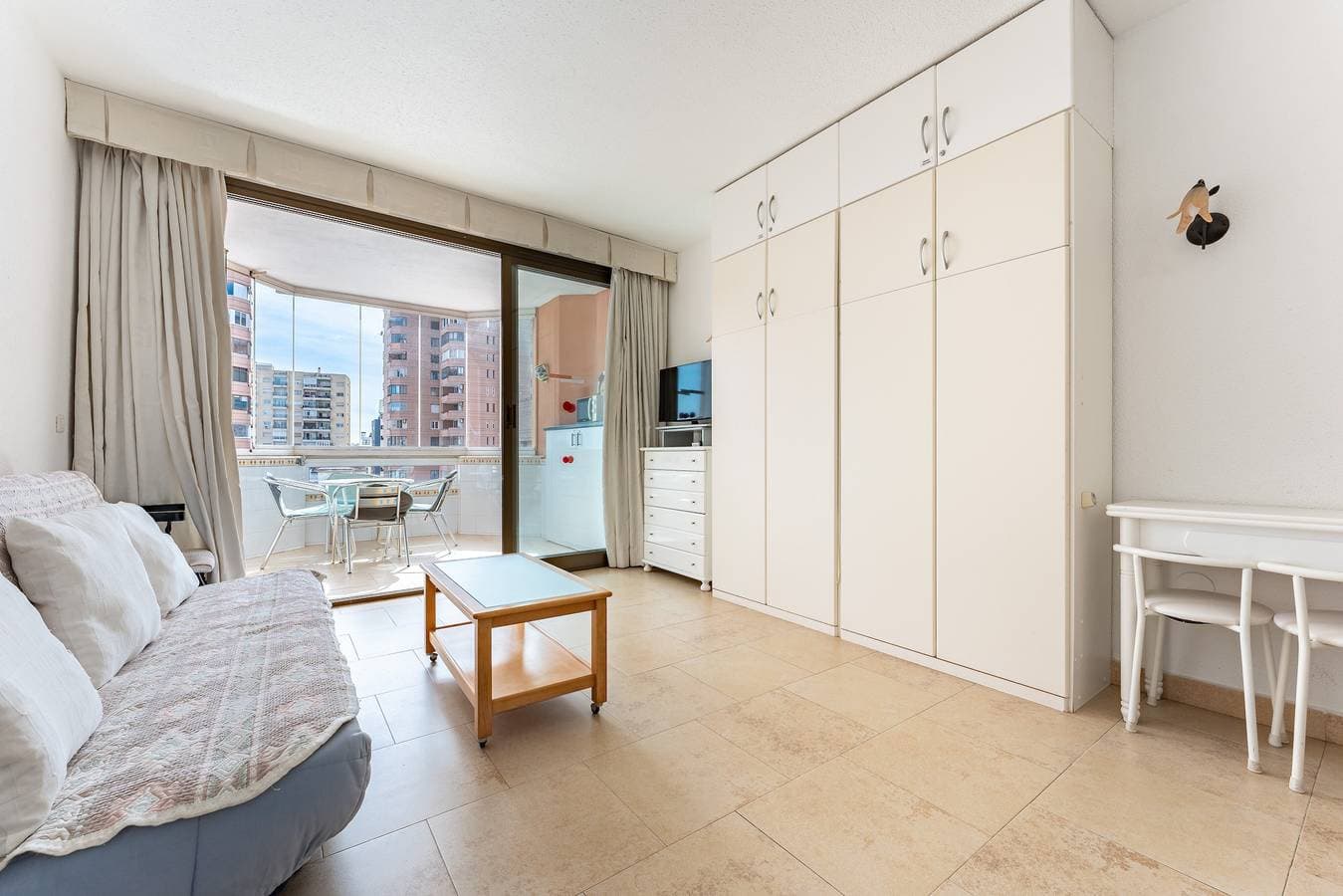 Foto 6 von 20: Einzimmerapartment 'Sunny' mit Blick auf den Hafen, Wi-Fi und Klimaanlage
