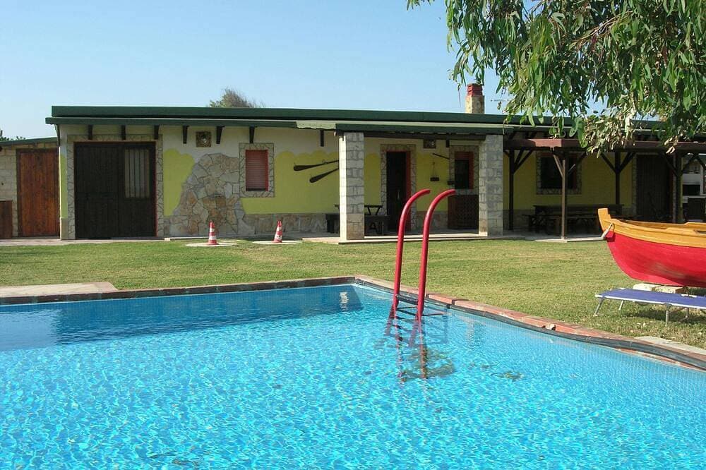 Foto 9 von 30: Chalet mit privatem Pool mit direktem Zugang zum Strand