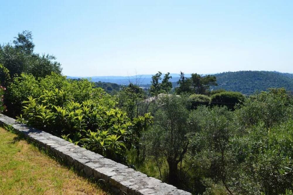 Foto 9 von 19: Maison Provençale Avec Piscine et vue Panoramique
