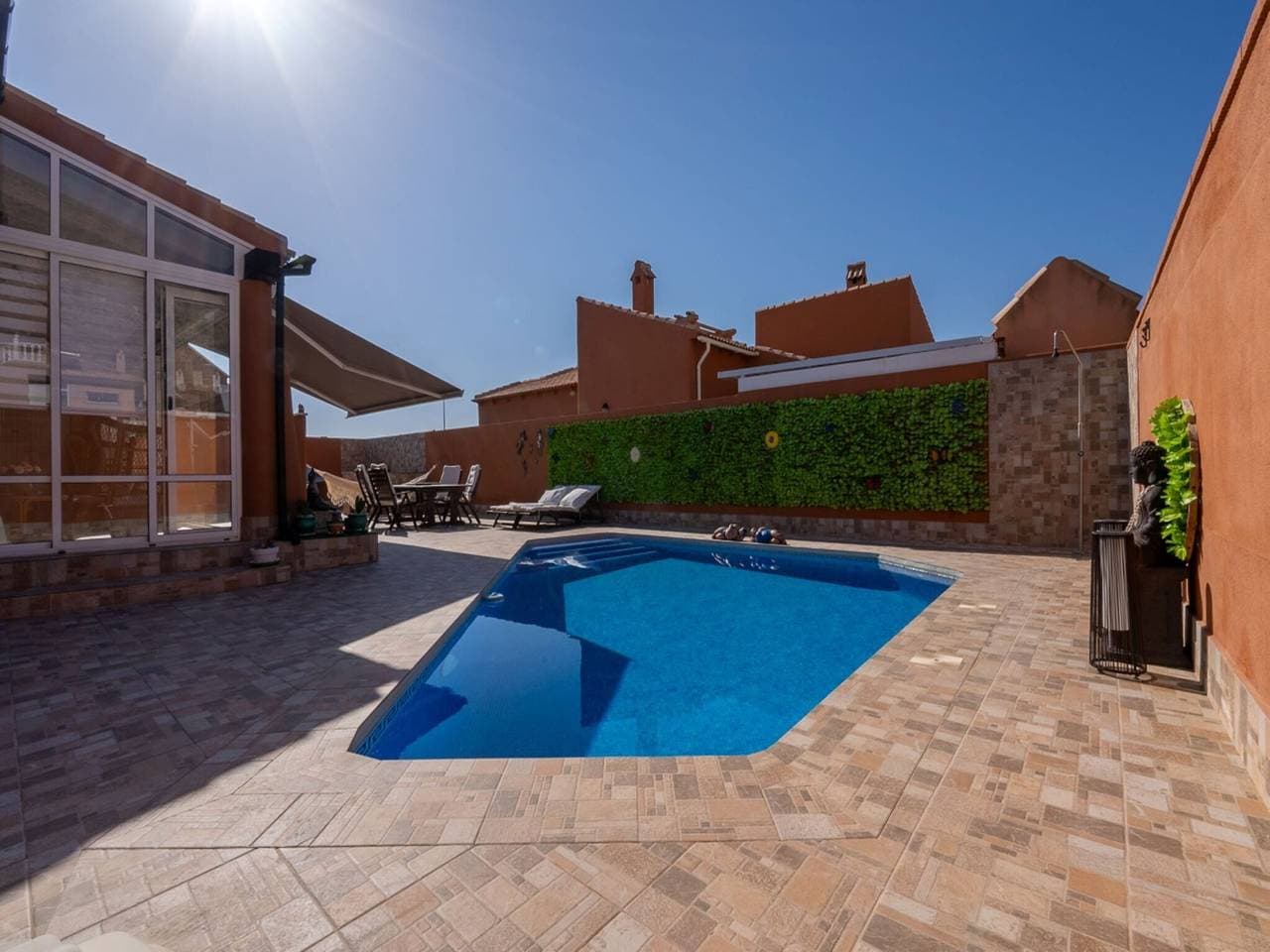 Villa 1
