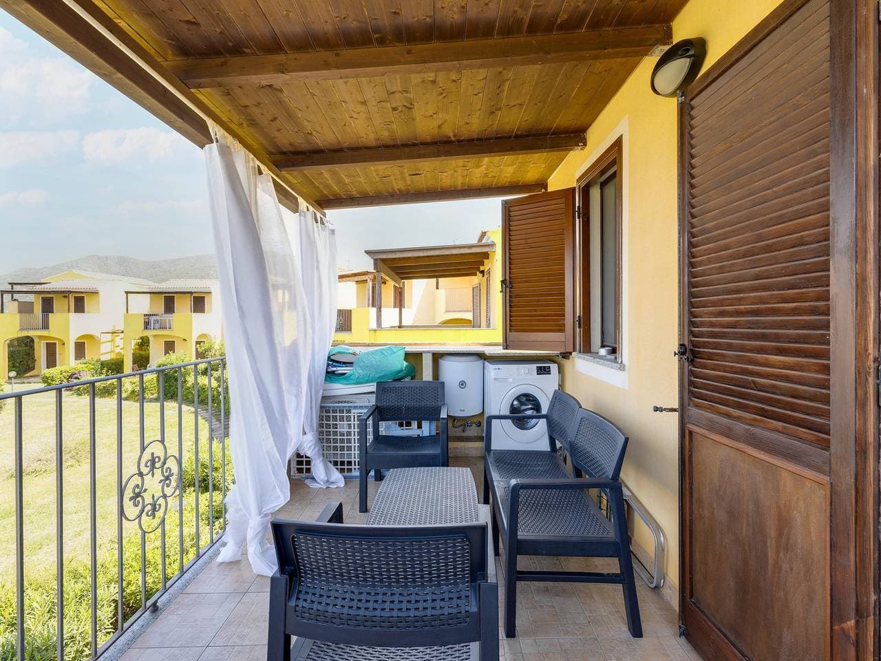 Foto 8 von 31: Ferienhaus mit Klimaanlage und Gemeinschaftspool